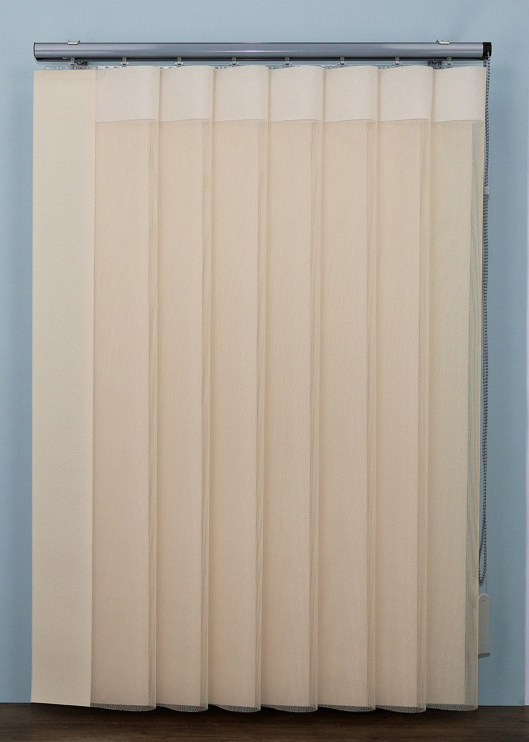 DREAM vertikāla sistēma ar pelēku furnitūru bēša krāsa close