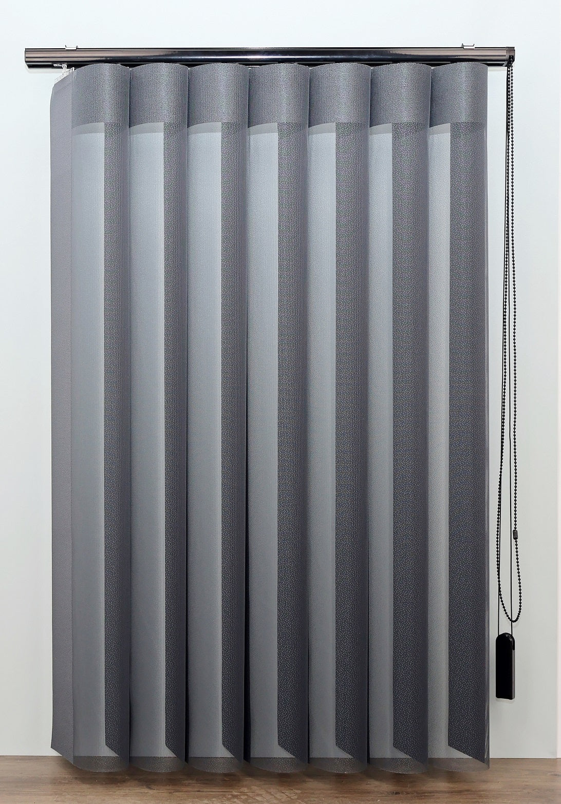 Вертикальная система DREAM с фурнитурой различных оттенков, 6 вариантов ткани.