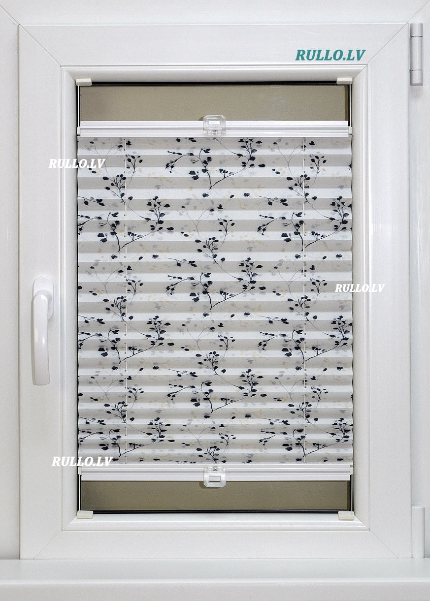 plisētās žalūzijas FLOWER balts ar printu melnpelēkos toņos open