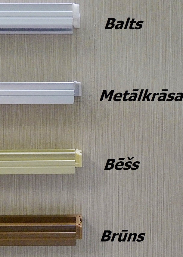 profiļu krāsasplisē žalzijas jumta logiem