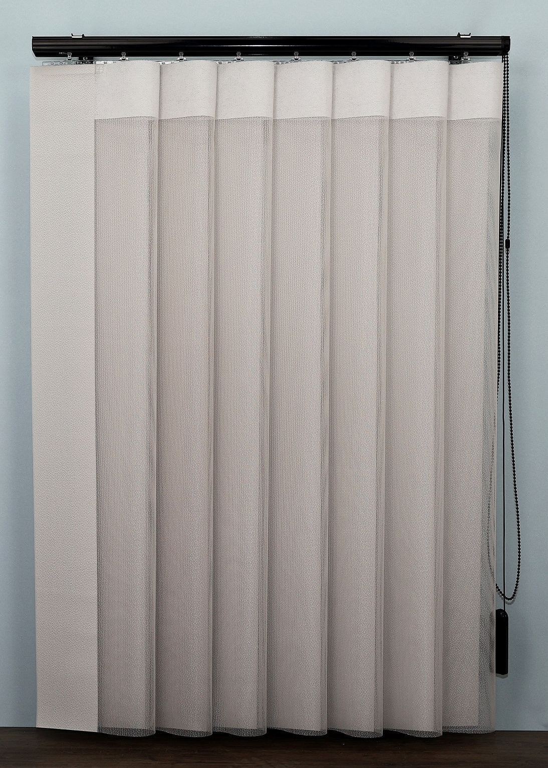 DREAM vertikāla sistēma ar melnu furnitūru pelēk-beša krāsa close