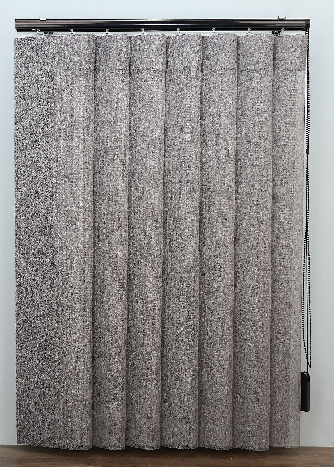 DREAM vertikāla sistēma ar melnu furnitūru tumši pelēka melanža krāsa close